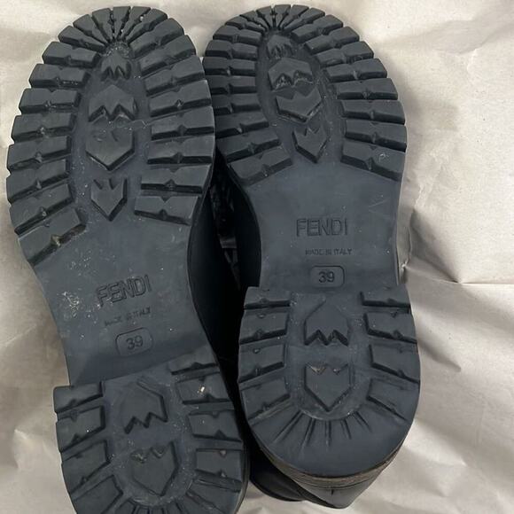 FENDI LEATHER FUR LINED ANKLE BLACK BOOTS SIZE 39 - Picture 4 of 8